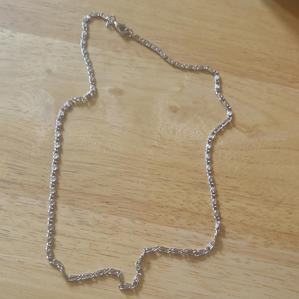 Elegant Silver Chain Necklace